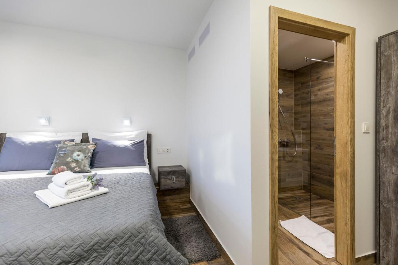 Apinelo Tower Rooms Split Buitenkant foto