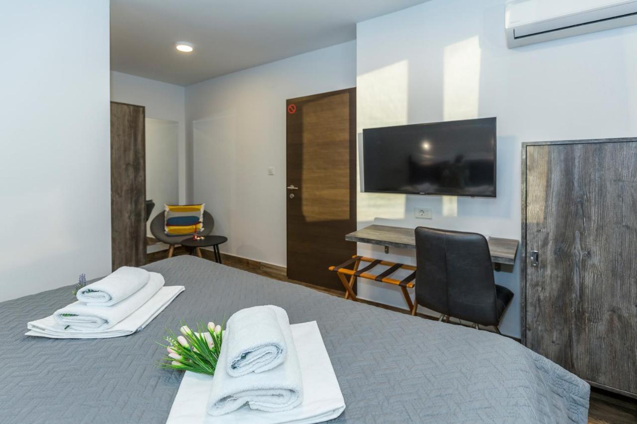 Apinelo Tower Rooms Split Buitenkant foto