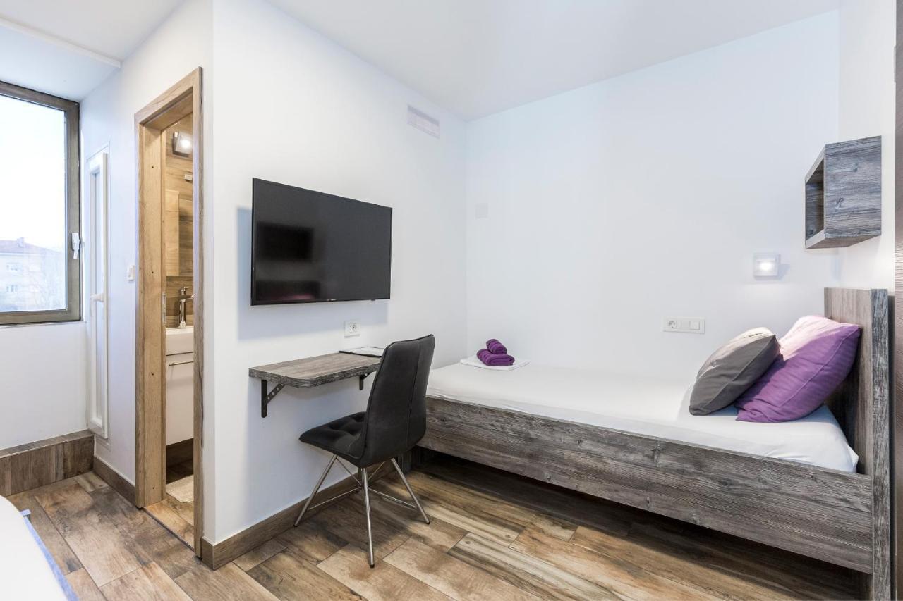 Apinelo Tower Rooms Split Buitenkant foto