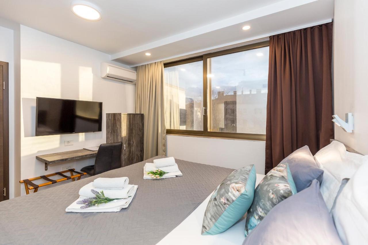 Apinelo Tower Rooms Split Buitenkant foto